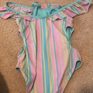 Cute bathing suit with open sides